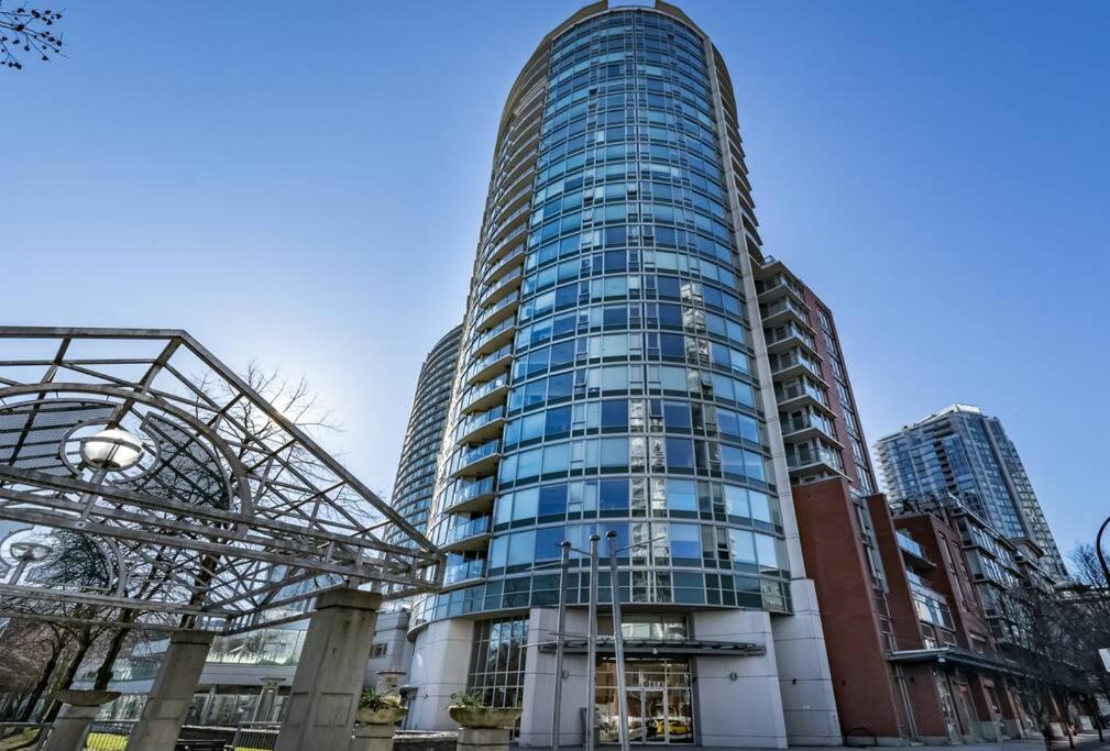 Downtown King Suite-Surround Views-Pool/Gym/Parkng 溫哥華 外观 照片