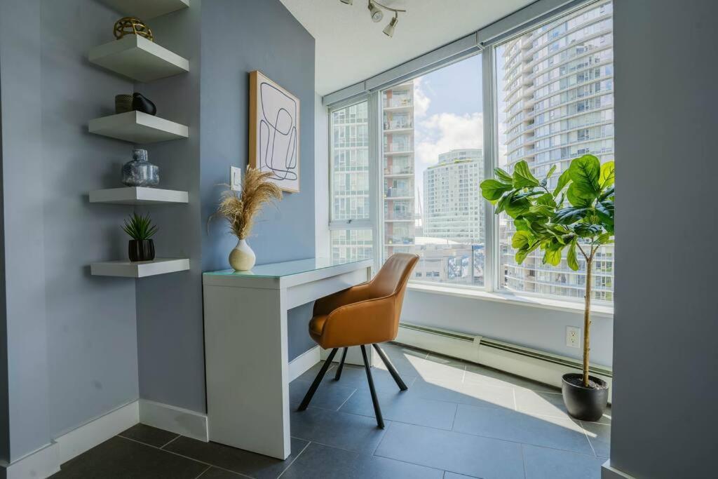 Downtown King Suite-Surround Views-Pool/Gym/Parkng 溫哥華 外观 照片
