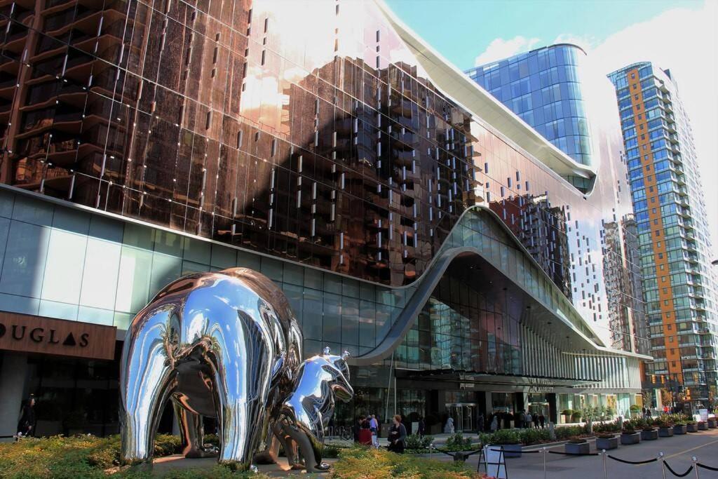 Downtown King Suite-Surround Views-Pool/Gym/Parkng 溫哥華 外观 照片